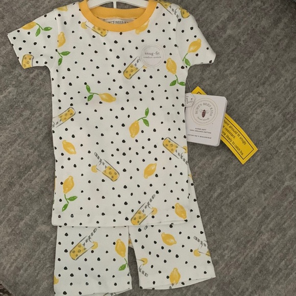 Burt's Bees Other - Burts bees 2 piece set. NWT